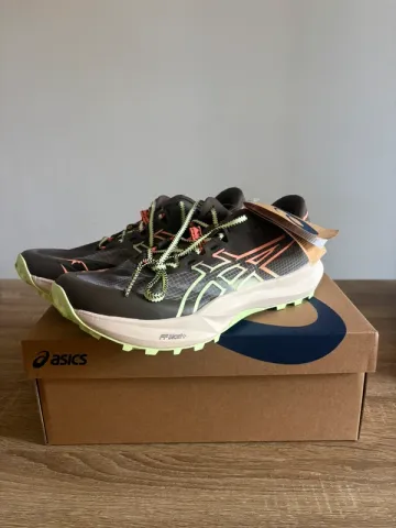 Używany Asics Fuji Lite 7 Running Shoes
