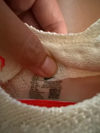 Used Nike Air Zoom Alphafly Next% 3 bike — image 5 of 9