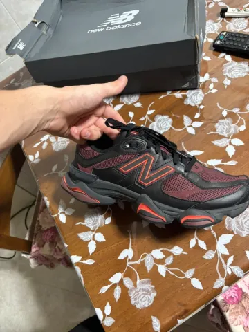 New Balance 9060 bike usato — immagine 3 di 4