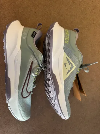 Used Nike Juniper Trail 2 Gore-Tex bike — image 3 of 7