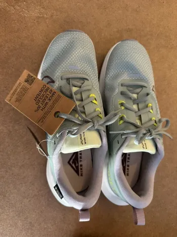 Used Nike Juniper Trail 2 Gore-Tex bike — image 2 of 7