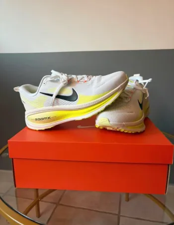Used Nike Vomero 18 bike — image 1 of 4