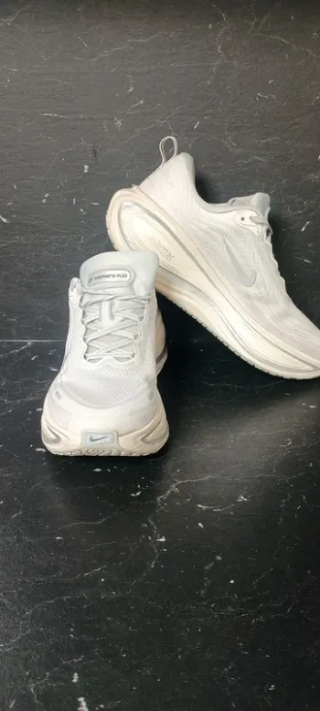 Used Nike Vomero Plus bike — image 3 of 8