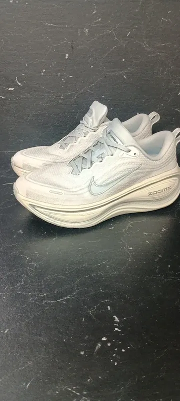Used Nike Vomero Plus Running Shoes