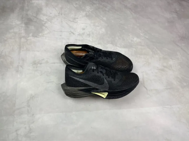 Last ZoomX Vaporfly Next% bike d'occasion — image 1 sur 12
