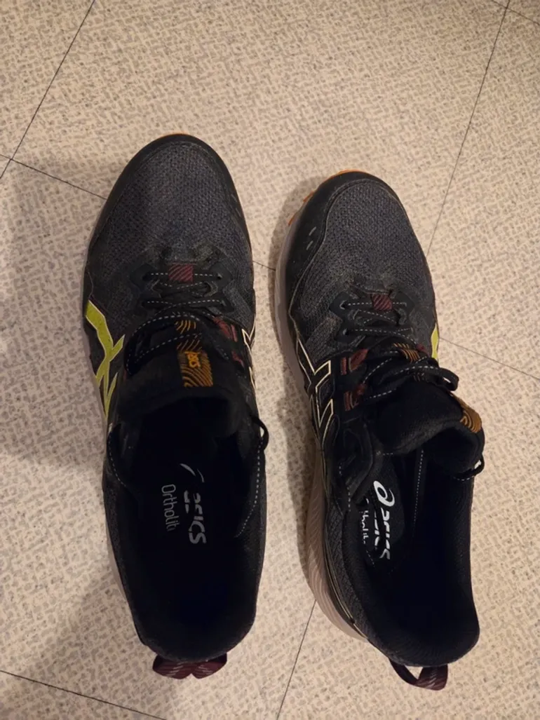 Used Asics Trail Running Shoes bike — image 2 of 3