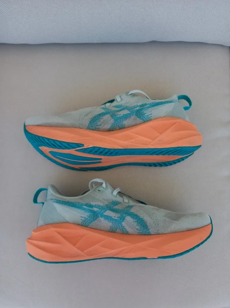 Used Asics Novablast 5 bike — image 4 of 15