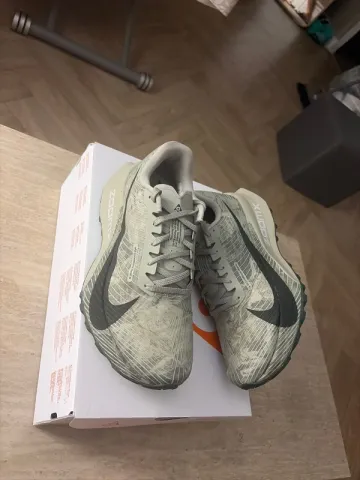 Używany Nike ACG Ultrafly Trail Running Shoes