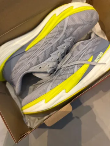 Used Deviate Nitro 4 Running Shoes