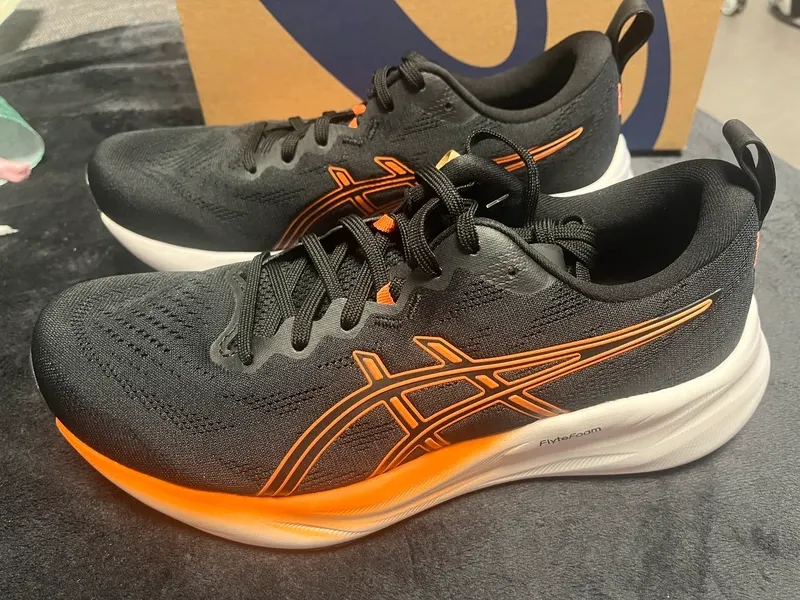 Used Asics Gel-Pulse 16 Running Shoes