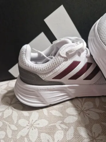Used Adidas Galaxy 6M bike — image 2 of 9