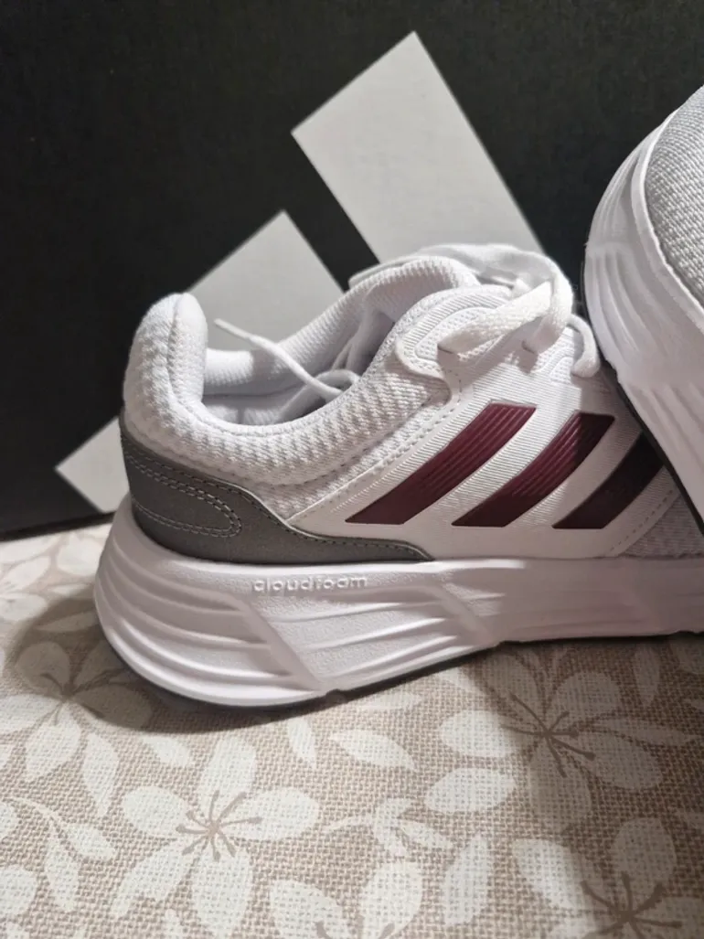 Used Adidas Galaxy 6M bike — image 2 of 9