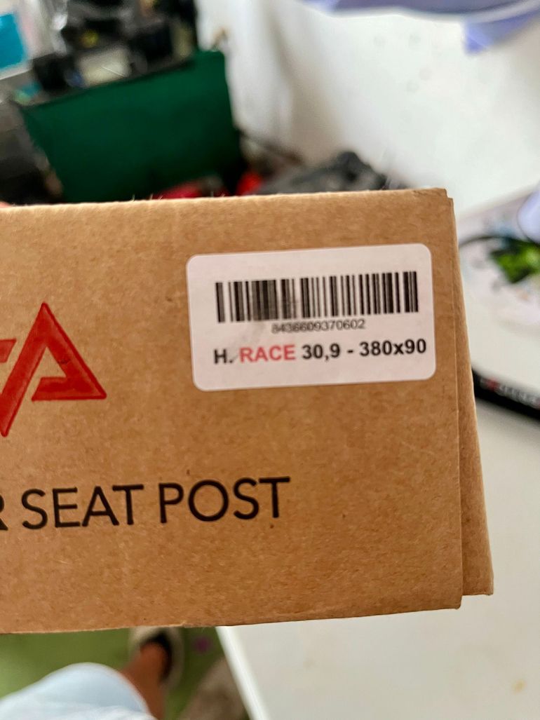 Used vertical Helium Race bike — image 8 of 9