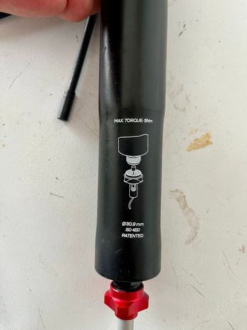 Used vertical Helium Race bike — image 4 of 9
