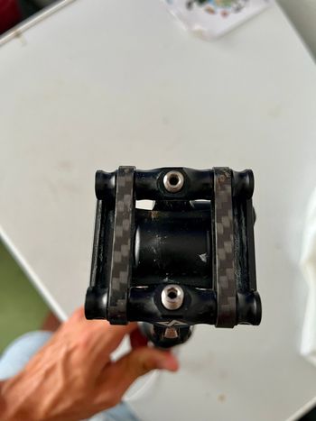 Used vertical Helium Race bike — image 6 of 9
