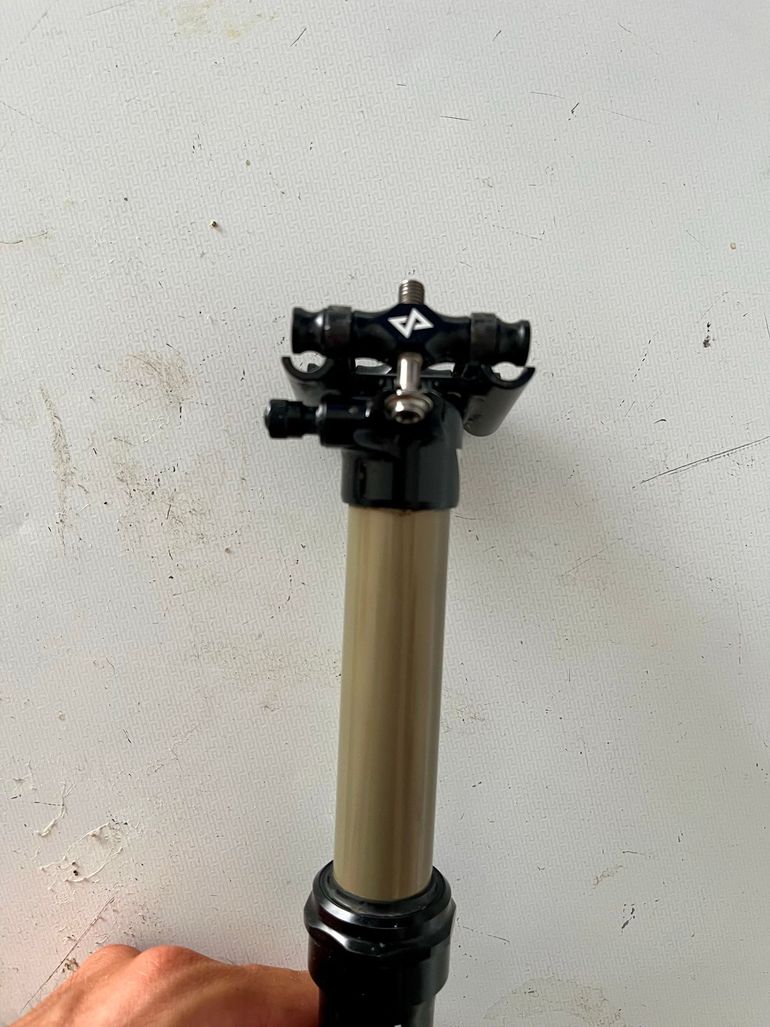 Used vertical Helium Race bike — image 5 of 9