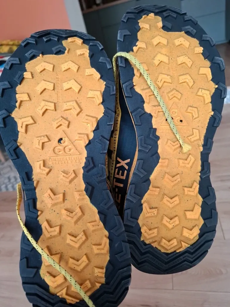 Used Nike ACG Gtx bike — image 7 of 7