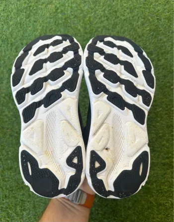 Used Hoka Clifton 9 bike — image 8 of 9