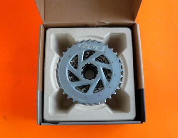 Used Sram RED AXS 12-fach 12s cassette/Kassette/Zahnkranz 10-33 TOP Drivetrain & Pedals