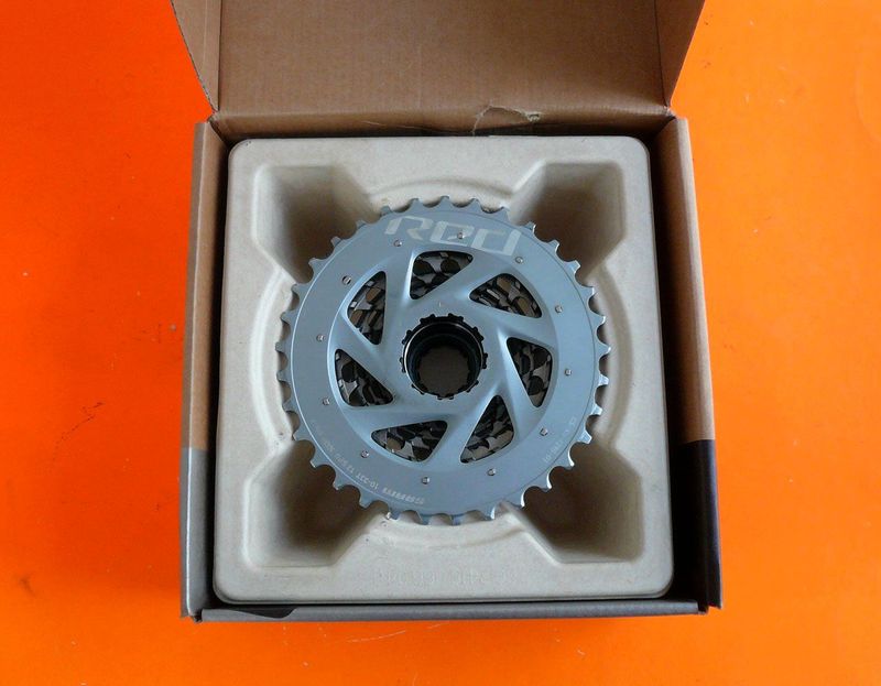 Sram RED AXS 12-fach 12s cassette/Kassette/Zahnkranz 10-33 TOP Drivetrain & Pedals d'occasion