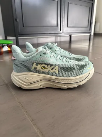 Used Hoka Challenger 8 bike — image 1 of 3