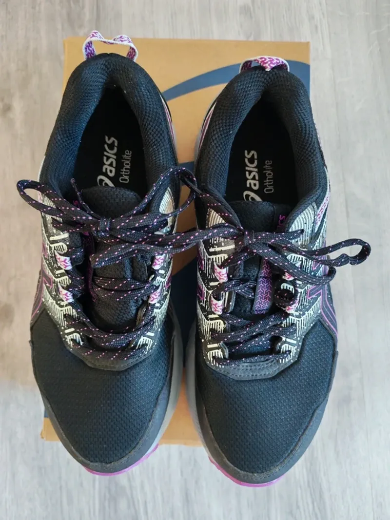 Used Asics Gel-Venture 9 Running Shoes