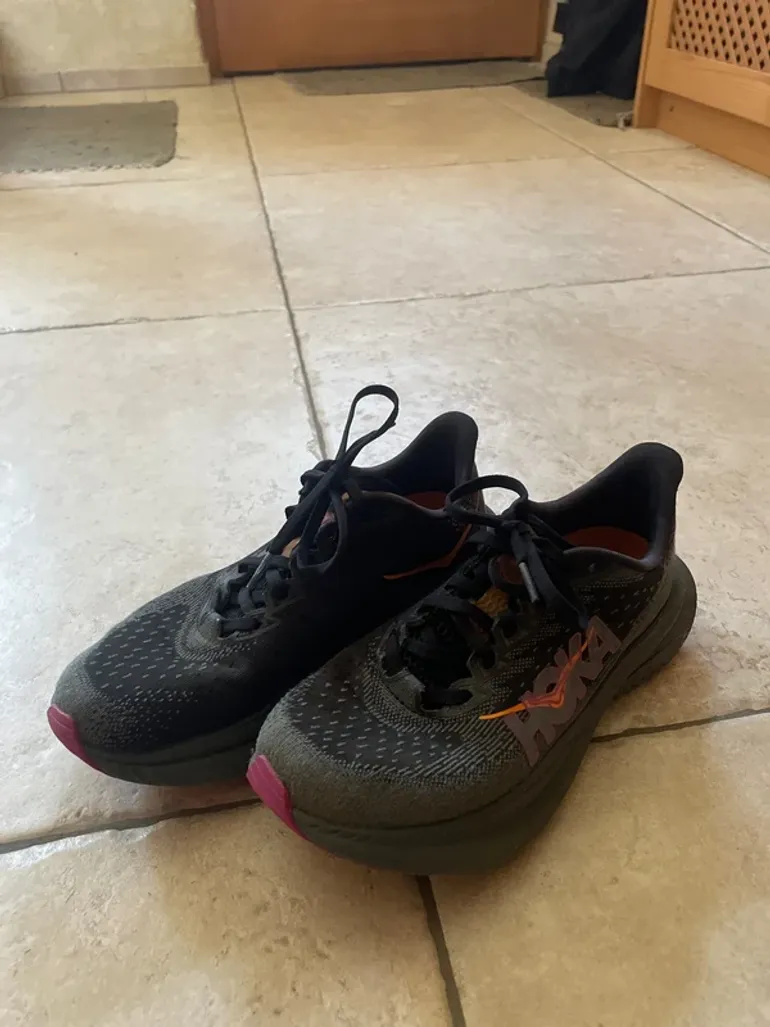 Použité Hoka Laufschuhe bike — obrázek 1 z 4