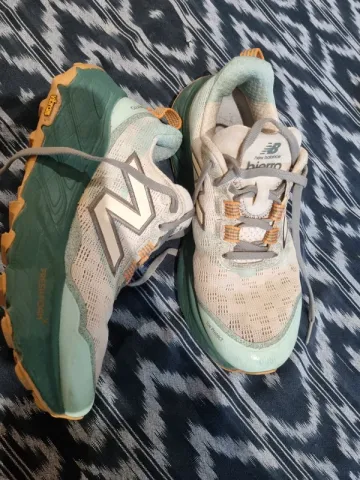 Tweedehands New Balance Hierro bike — afbeelding 2 van 4