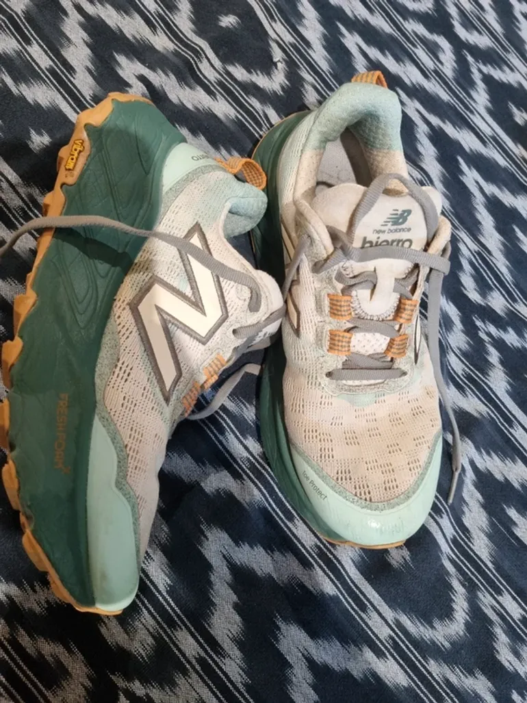 Tweedehands New Balance Hierro bike — afbeelding 2 van 4