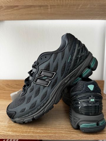 Używany New Balance 1906R Running Shoes