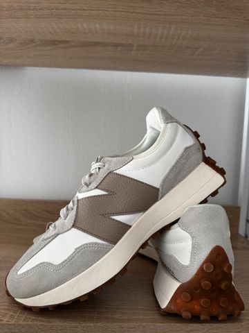 Gebrauchtes New Balance 327 Running Shoes
