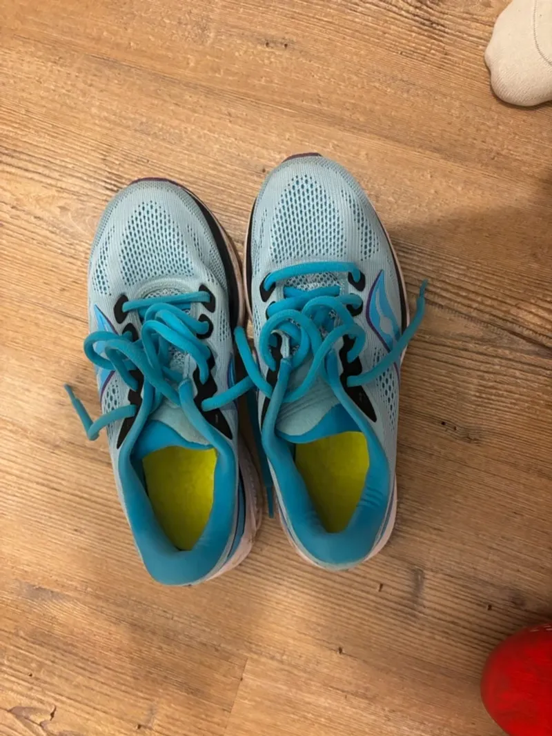 Použité Saucony Running Shoes Running Shoes