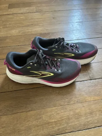 Käytetty Brooks Running Shoes bike — kuva 1 / 4