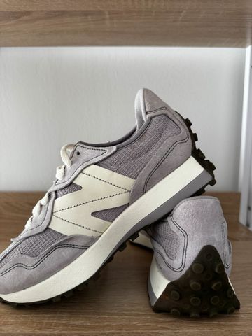 Gebrauchtes New Balance 327 Running Shoes
