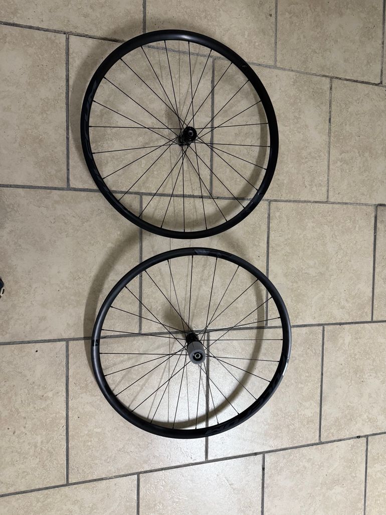 Used Fulcrum Racing 600 db 2025 bike — image 3 of 3