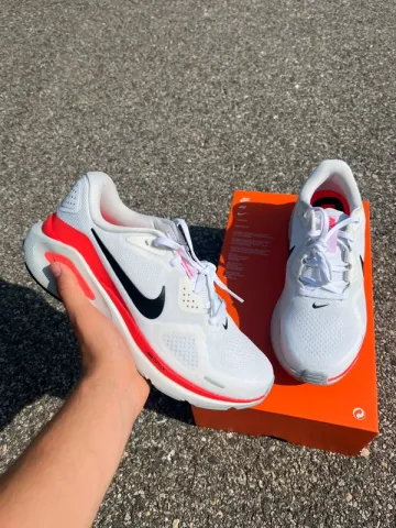 Orange Nike Structure 26 Running Shoes d'occasion