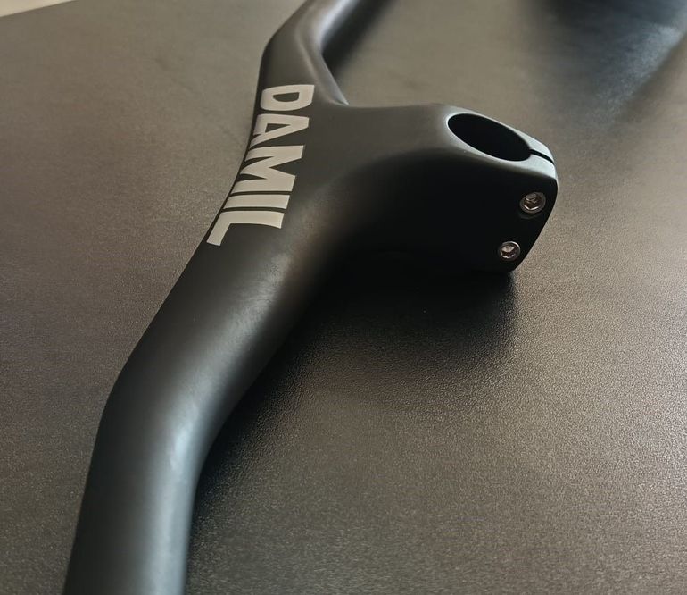 Brugt damil Manubrio Integrato MTB 2025 bike — billede 2 af 4
