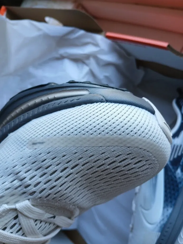 Used Nike Vomero 18 SE bike — image 5 of 9