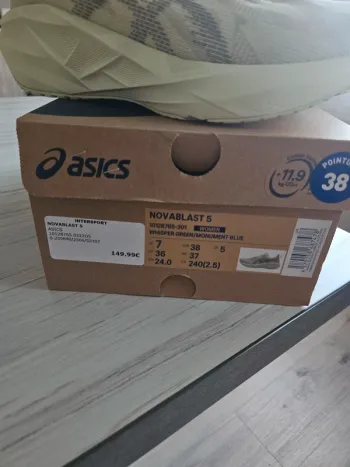 Asics Novablast 5 bike usato — immagine 7 di 7