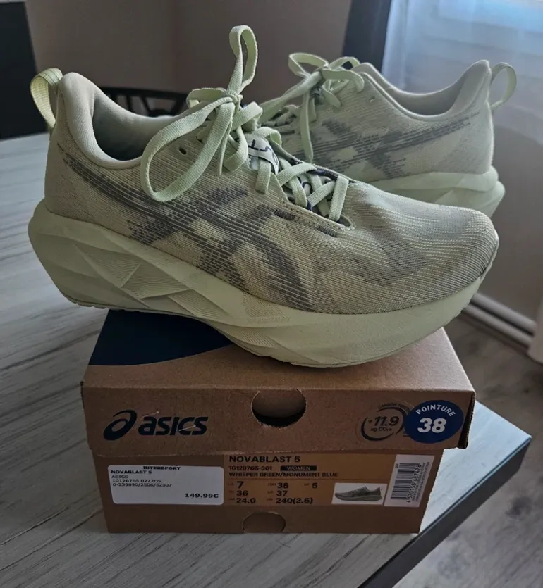 Asics Novablast 5 bike usato — immagine 1 di 7