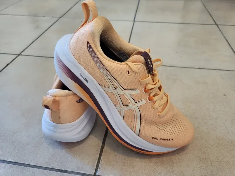Used Asics Gel-Ziruss Running Shoes