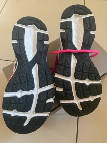 Used Asics Shoes bike — image 11 of 14