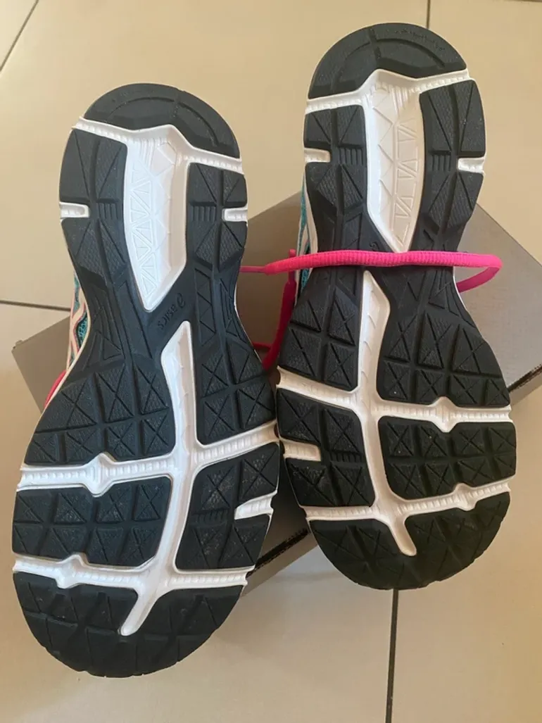 Used Asics Shoes bike — image 11 of 14