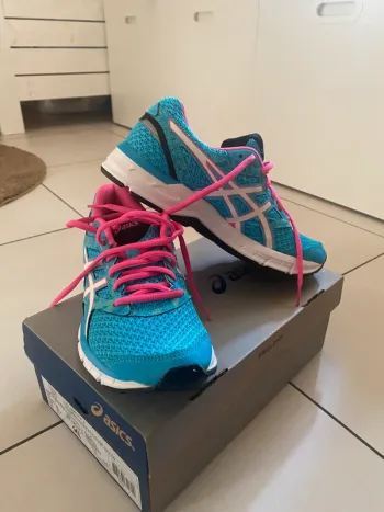 Used Asics Shoes bike — image 2 of 14
