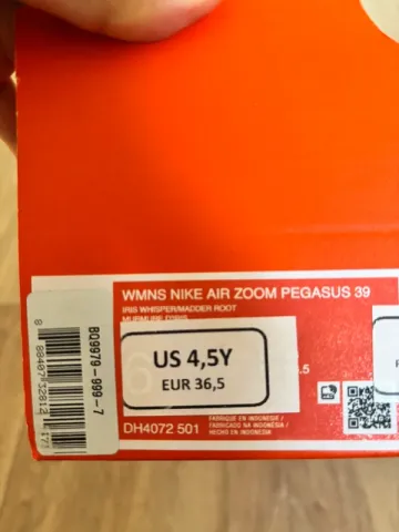 Used Nike Running Shoes bike — image 5 of 5
