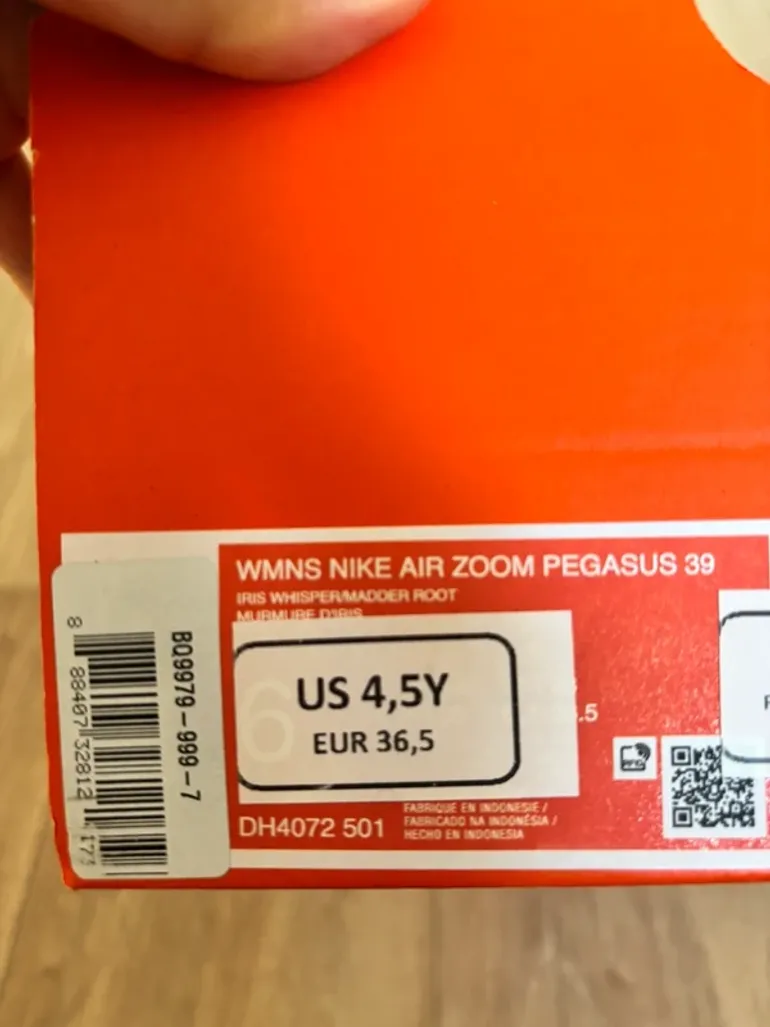 Used Nike Running Shoes bike — image 5 of 5