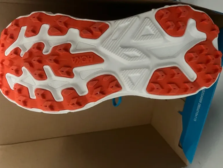 Hoka Running Shoes bike usato — immagine 6 di 8