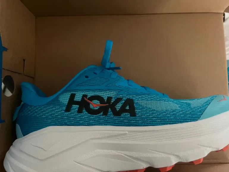 Hoka Running Shoes bike usato — immagine 3 di 8