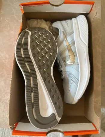Used Nike W run swift 2 bike — image 2 of 5