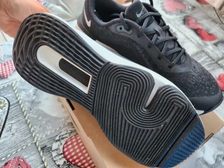 Used Nike Sneakers bike — image 8 of 10